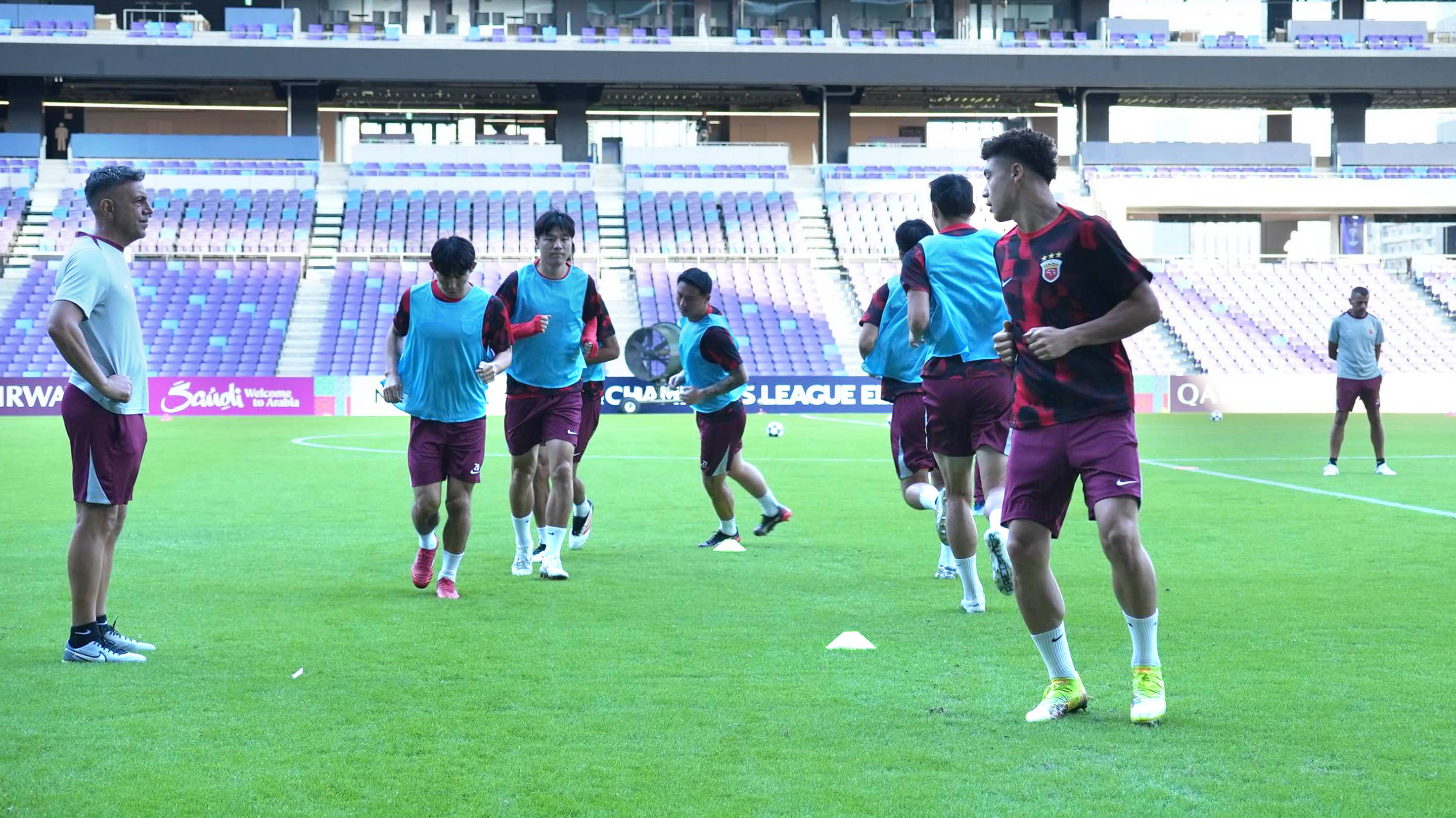 加时末段亚冠焦点战；亚特兰大绝杀压哨；信心回归；更衣室氛围转暖的简单介绍