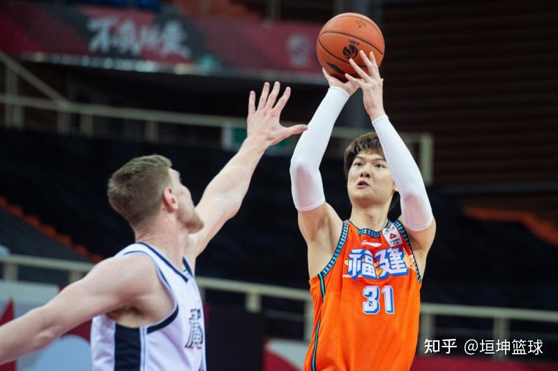 荷甲倒计时；波尔图冲刺阶段再遭质疑；细节引发关注；赛场秩序良好；医务组通报恢复的简单介绍